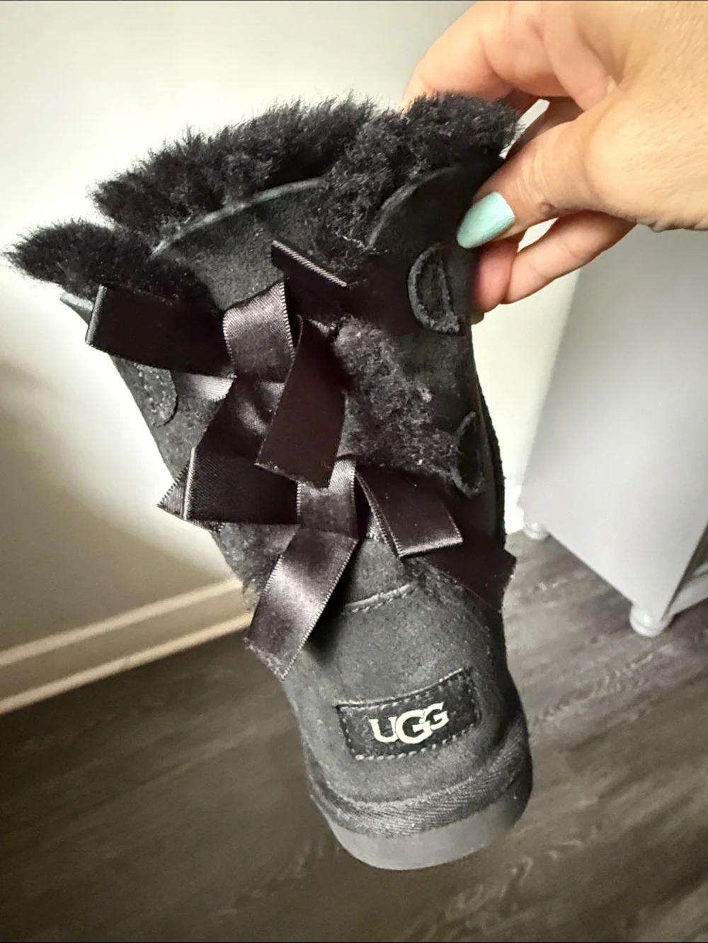 UGG Bailey Bow II boots for girls in size 2, Great condition